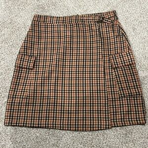 Women’s size 6 plaid Cato skirt